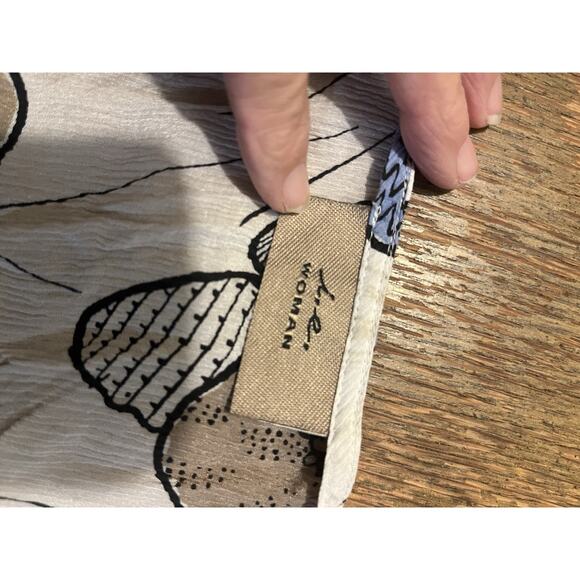 I. E. 100% Silk Sheer V-Neck Blouse, Short Sleeve, Size 1XL, Cream, Multicolored - Picture 2 of 5